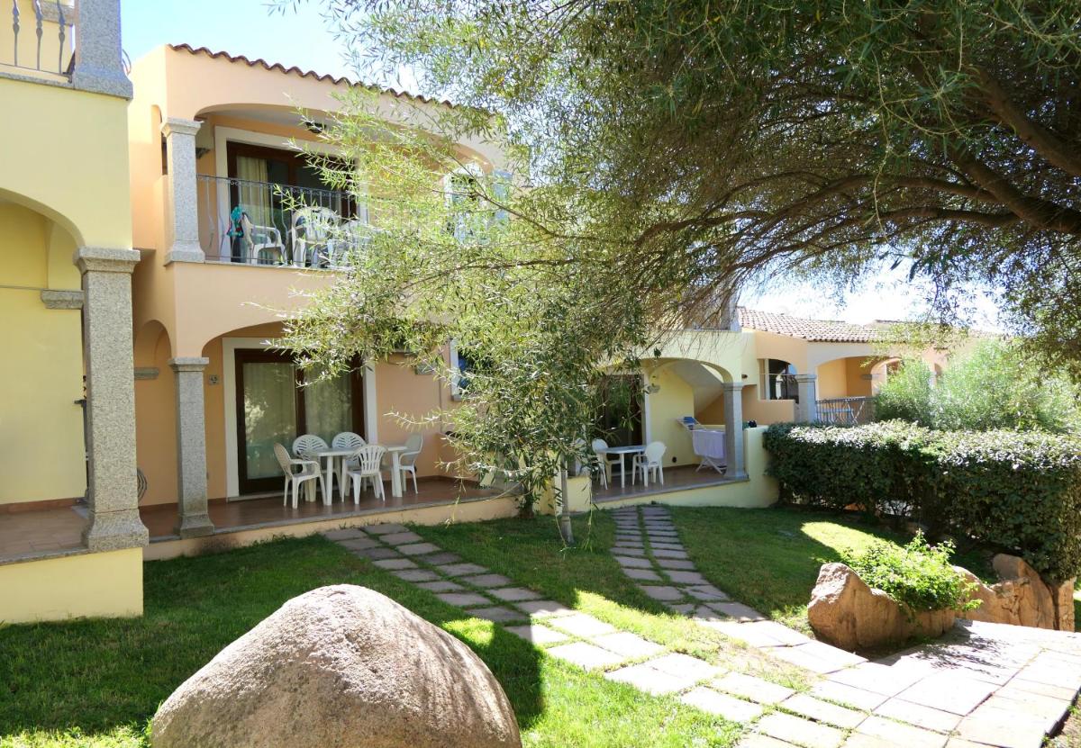 Residence con piscina a Badesi, appartamenti con WIFI e A.C - Housity