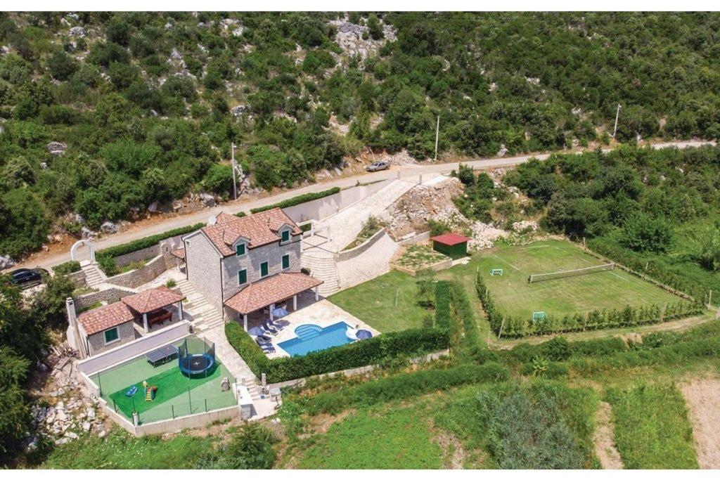 Villa Heart of Stone - Housity