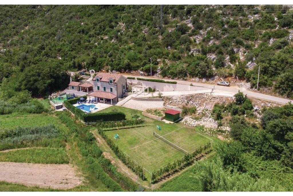 Villa Heart of Stone - Housity