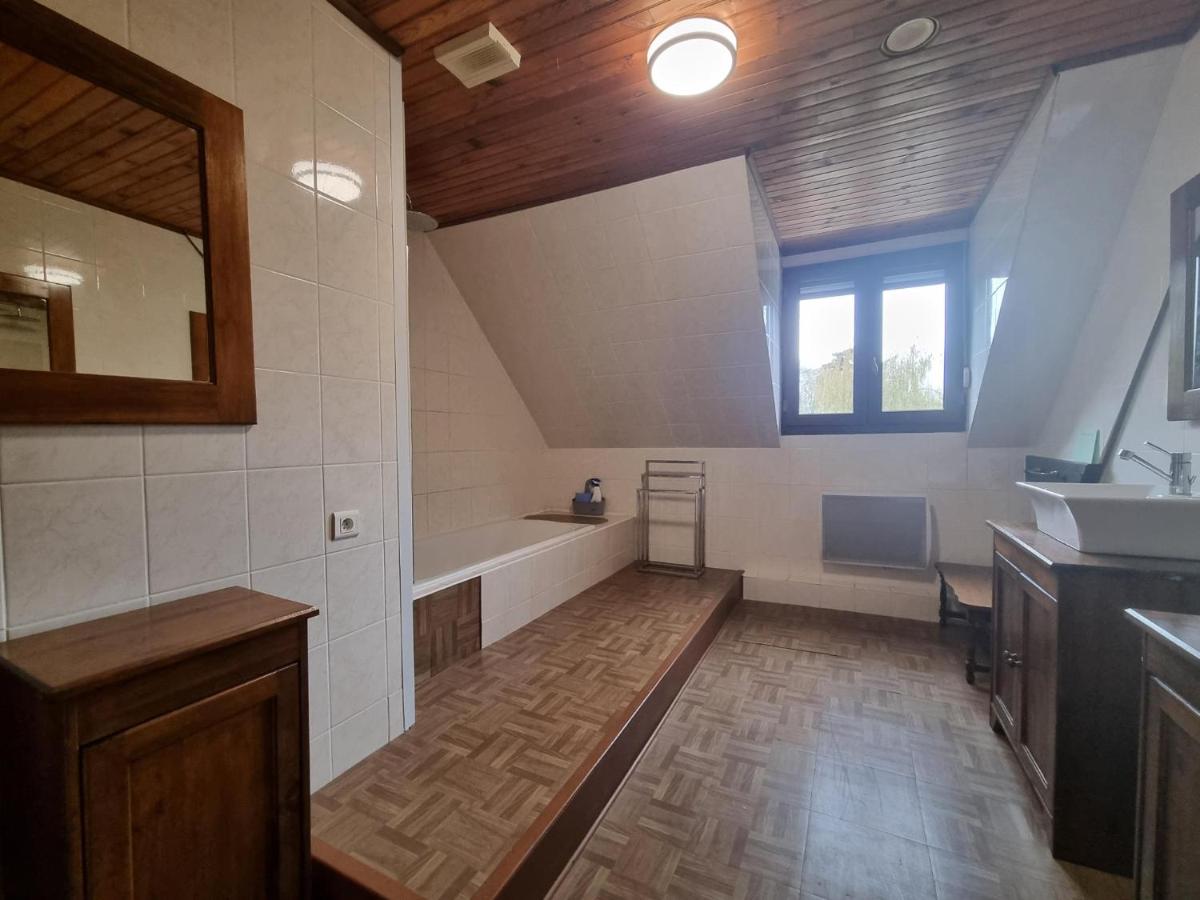 Firs Lake - Housity