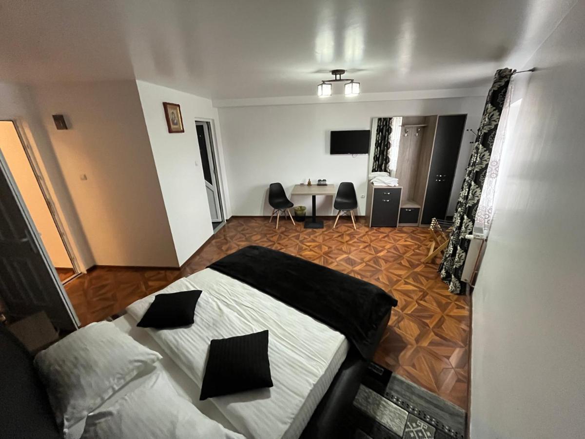 Dry Valley - Housity