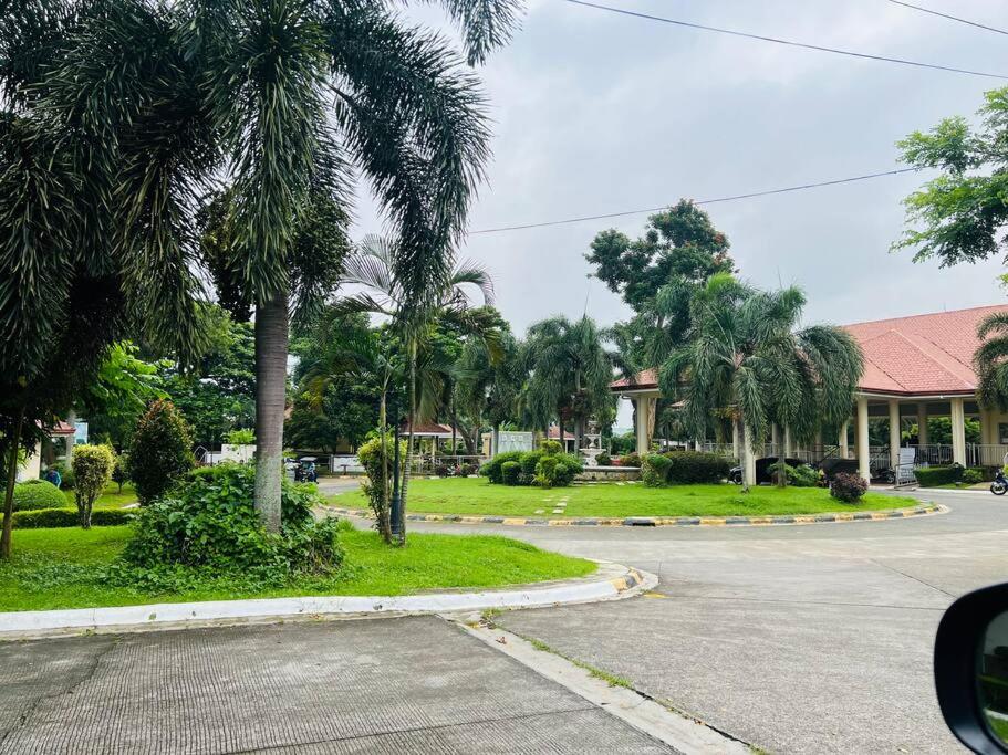 Awesome 2 bedrooms, living & dining area - Housity