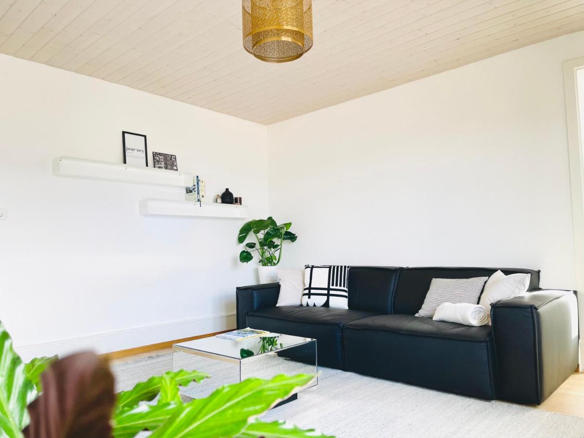 -The Urbanist- Lakeview Free Parking 2BD Fast WiFi - Housity