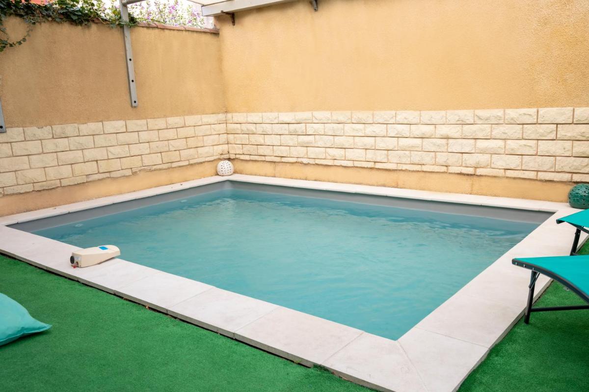 Appartement avec piscine - Housity