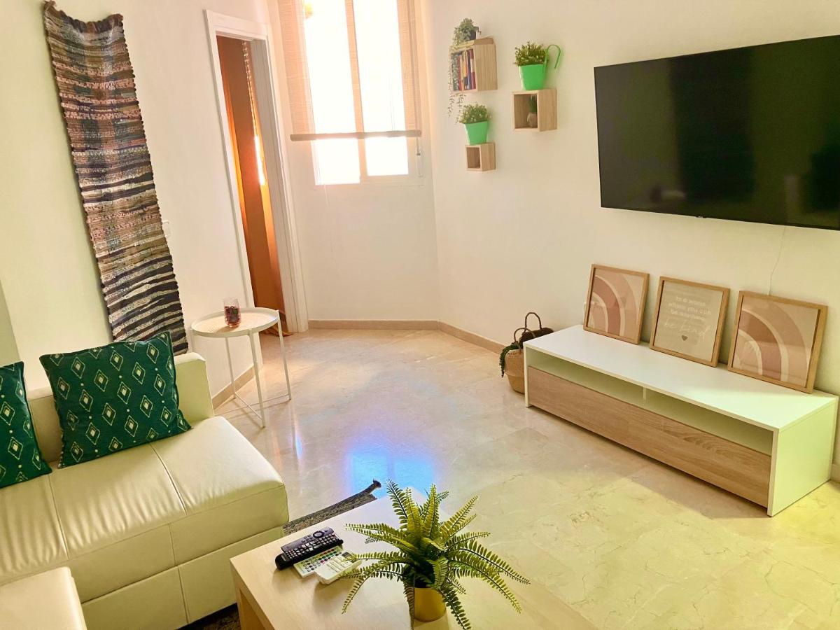Moderno apartamento junto a la playa y el centro - Hizvo