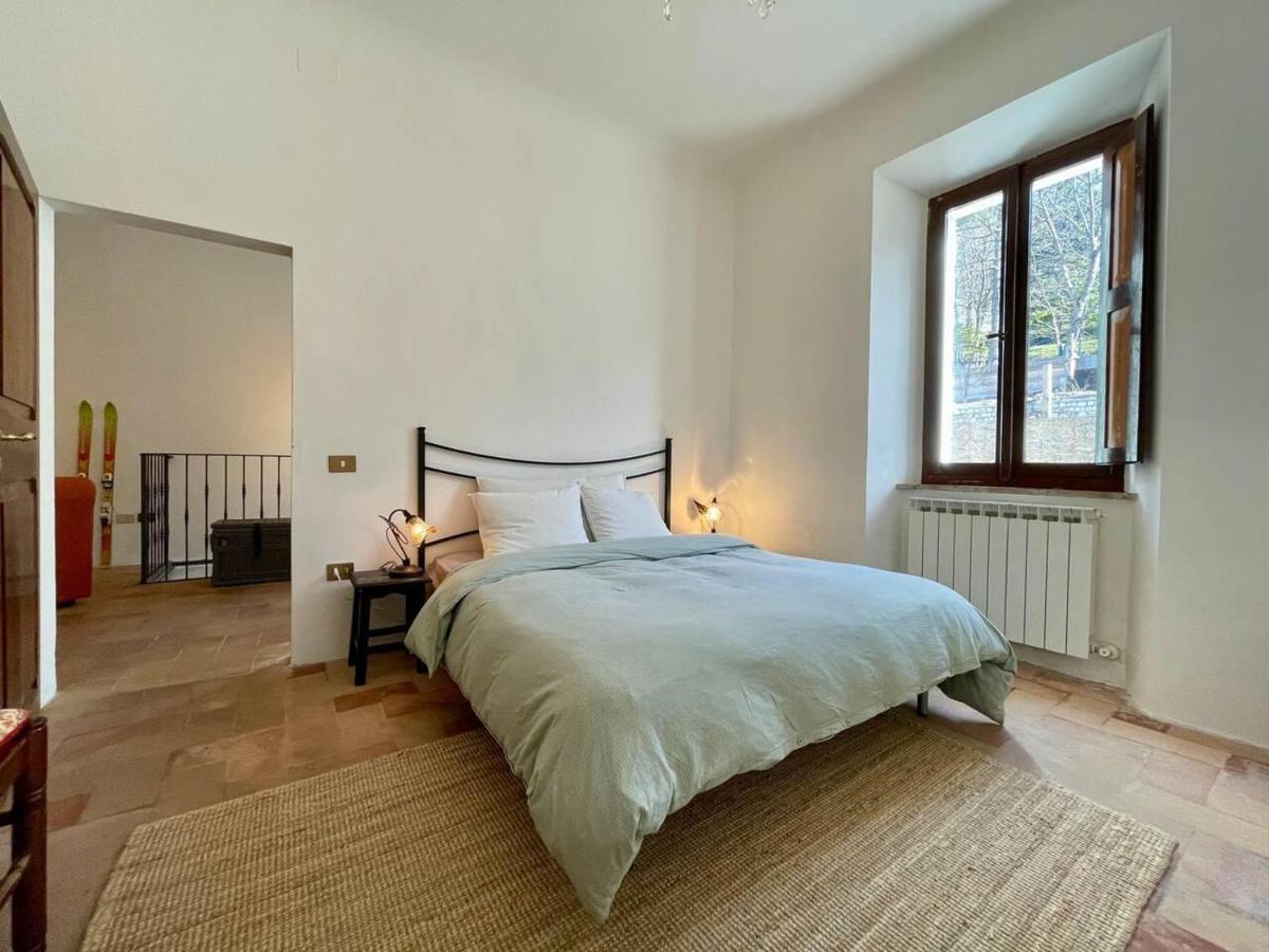 Casa Lola a Lovely 3-Bed House in Bolognola - Housity