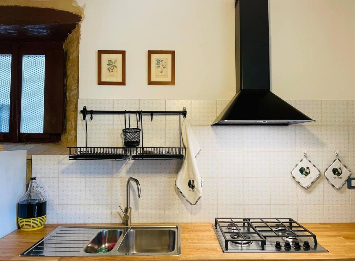 Casa Lola a Lovely 3-Bed House in Bolognola - Housity