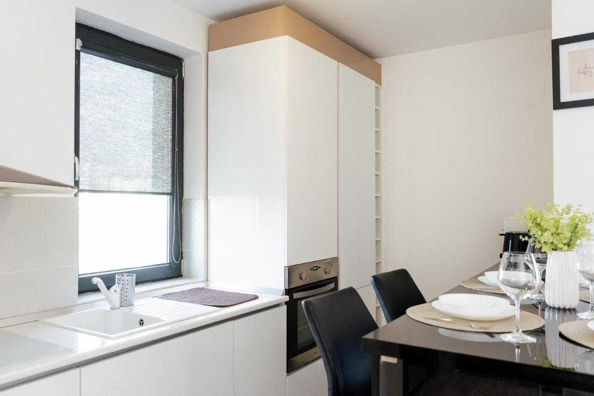 Luxury Apartment with Private Parking - Housity