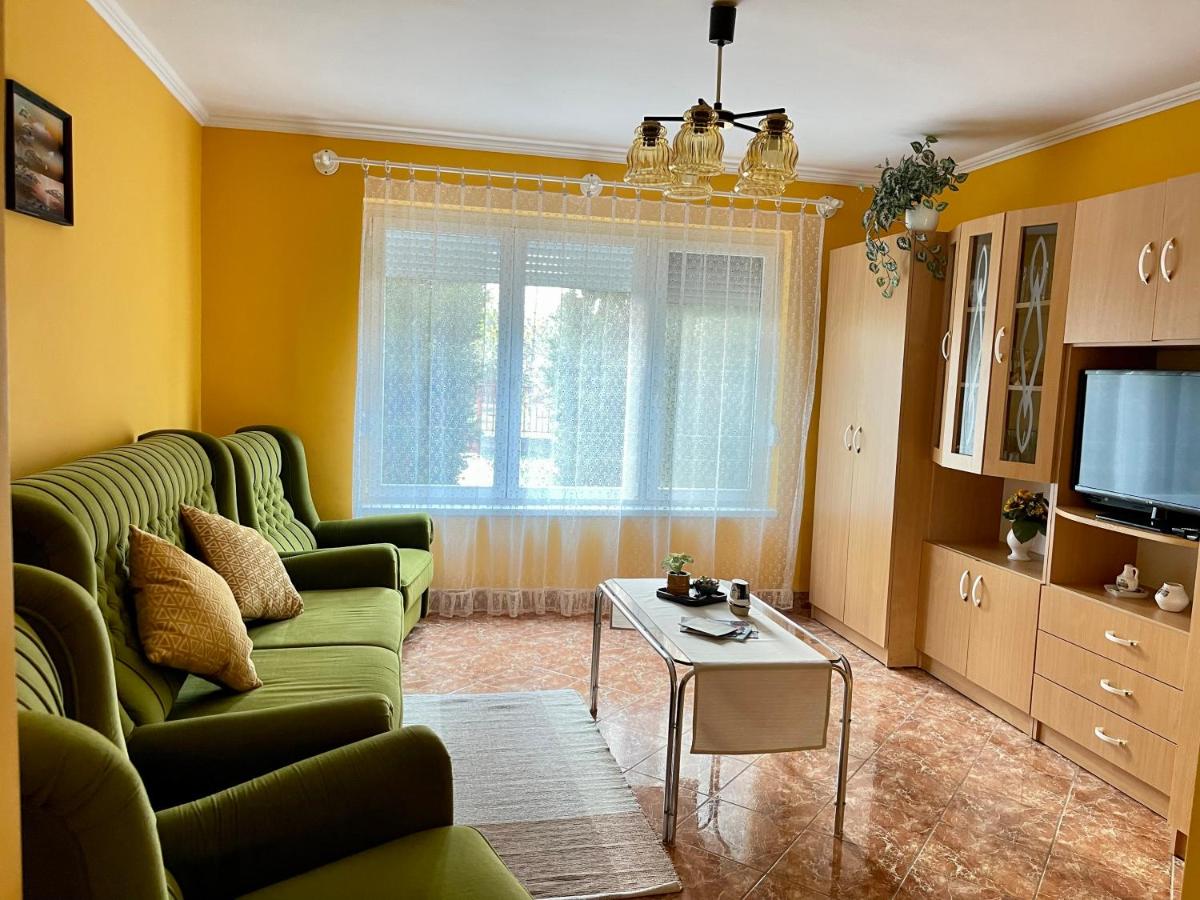 Napfény nyaraló - Housity