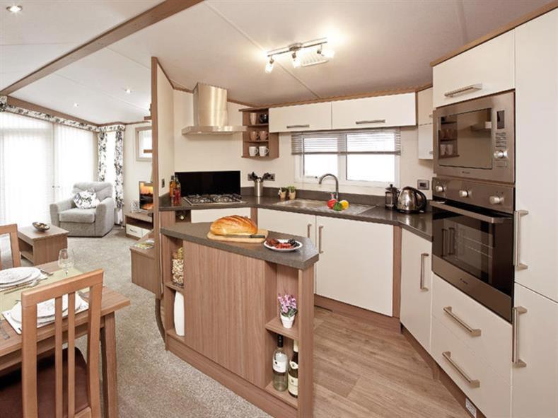 Family breaks at Rockley Park with Prosecco and a box of chocolates on arrival - Housity