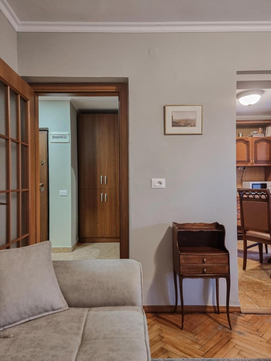 Tirana Center Cozy Apartment - Hizvo