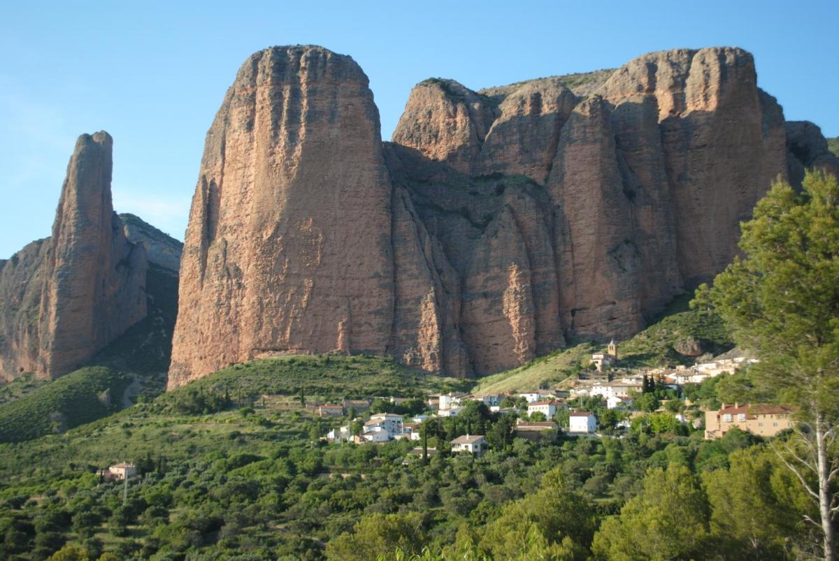 Apartamentos Turísticos Mallos de Huesca - Housity