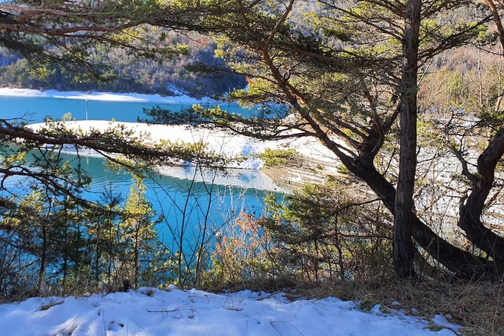 Duplex cocooning avec vue lac et montagnes - Housity