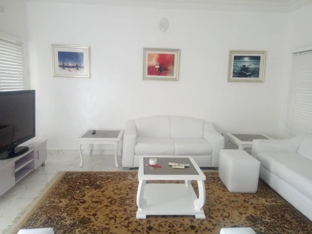Lovely One Bedroom in Wuye Abuja - Housity