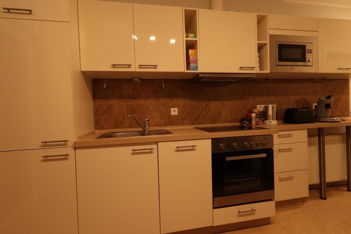 Schiller Pension - Housity