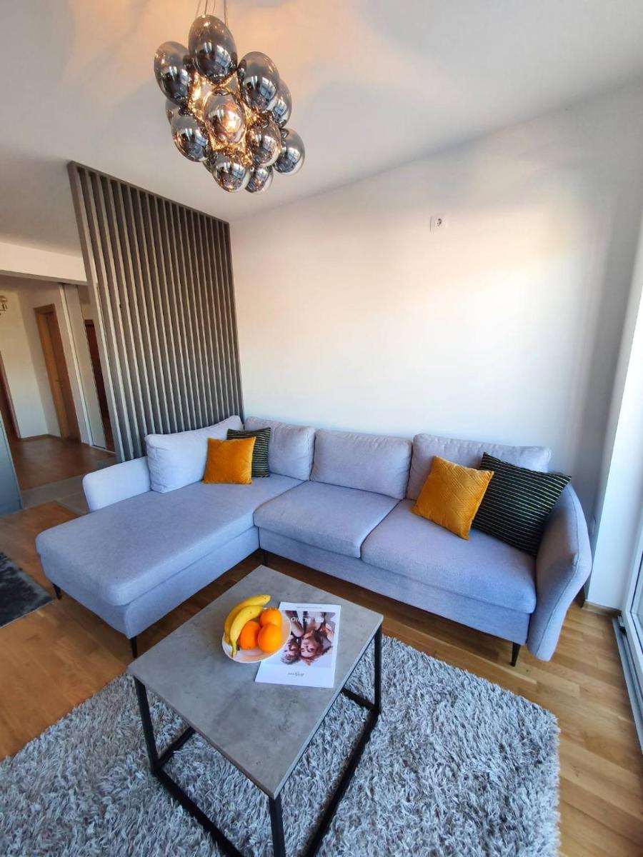 Suitetrails - Sarajevo City Center Apartment with balcony