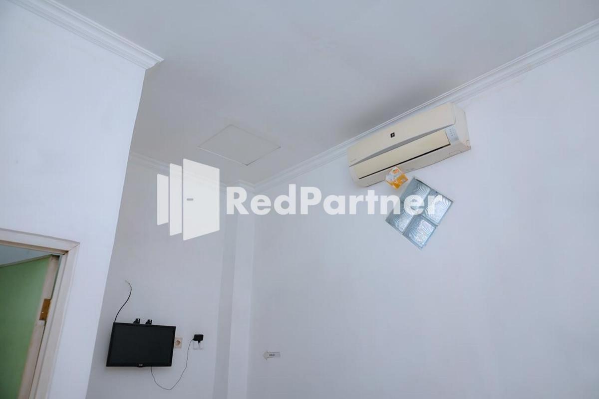 Suitetrails - Sawojajar Inn Mitra RedDoorz
