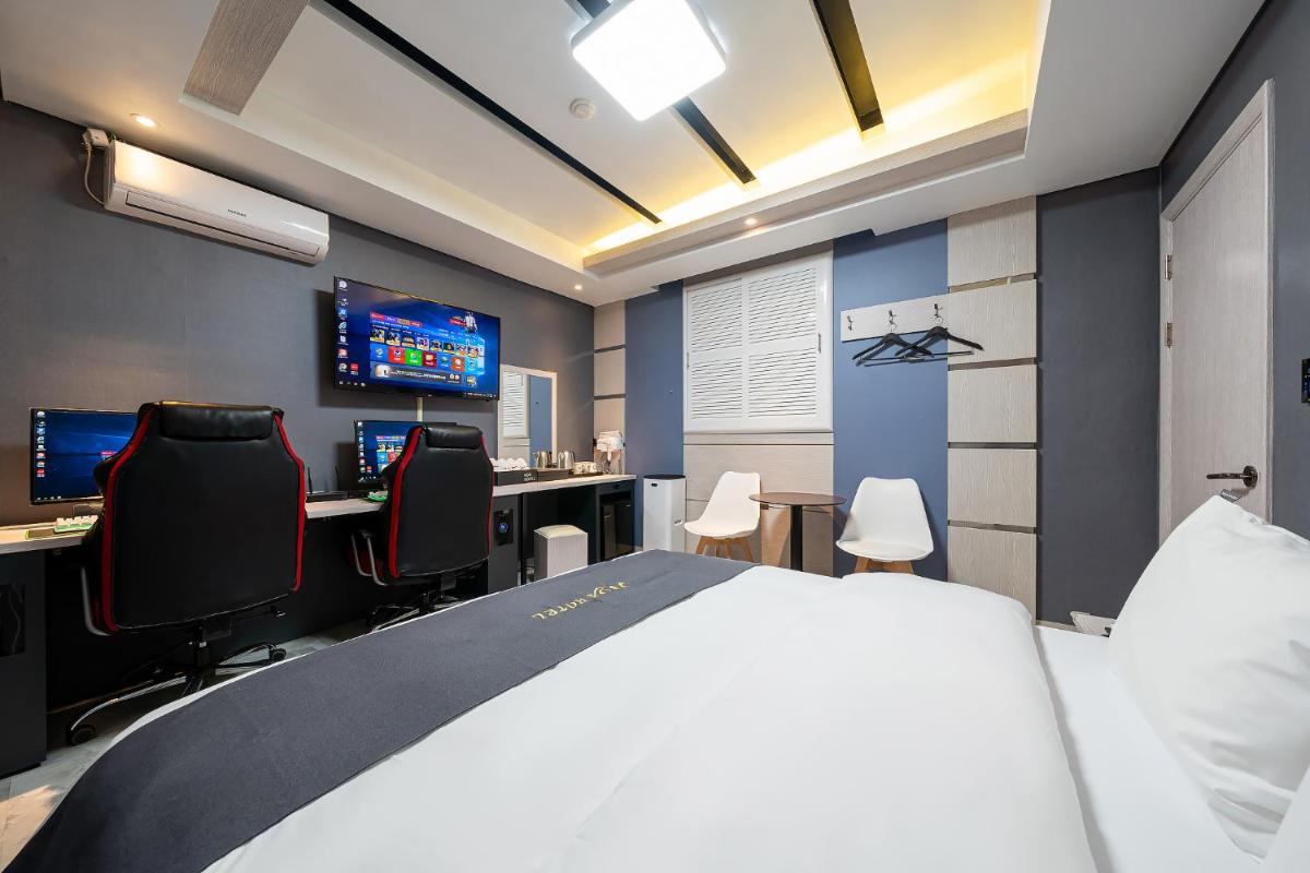 The Nox Hotel - Housity
