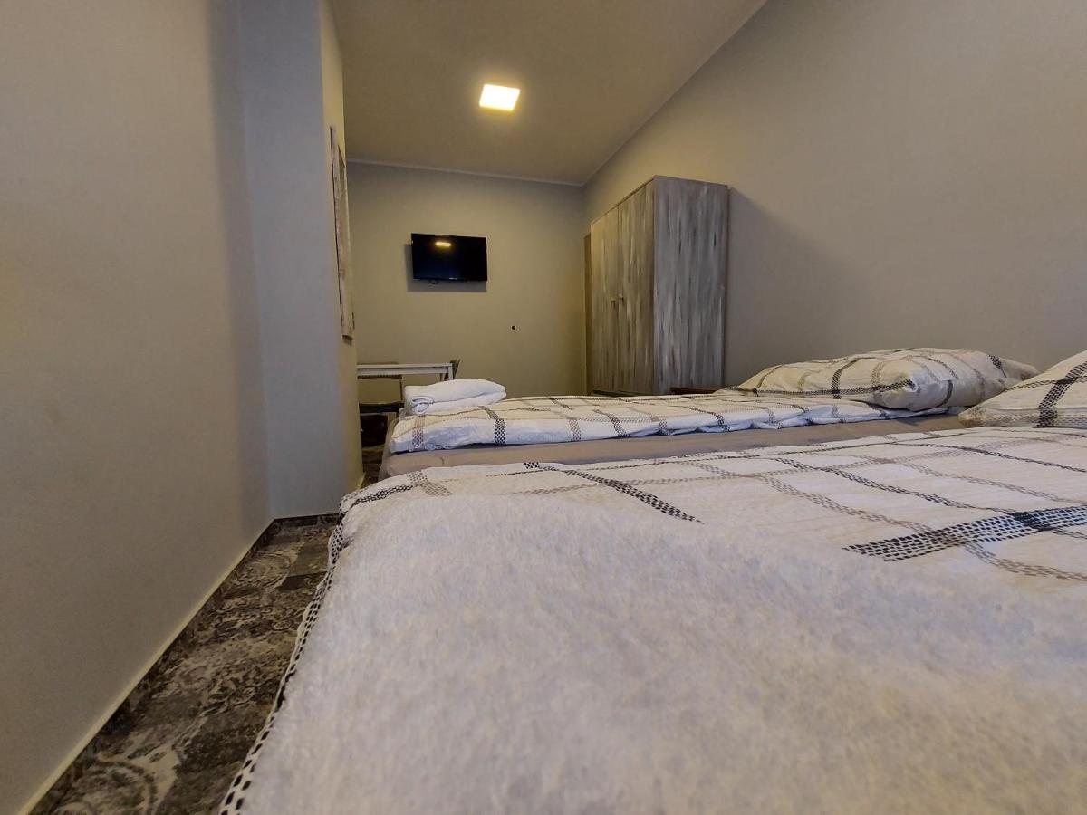 Hostel Centrum-Kamienica 1924 - Housity
