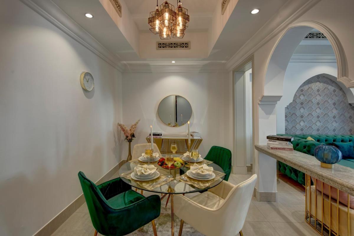 Durrani Homes - Souk Al Bahar Living Besides Burj khalifa & Fountain - Housity