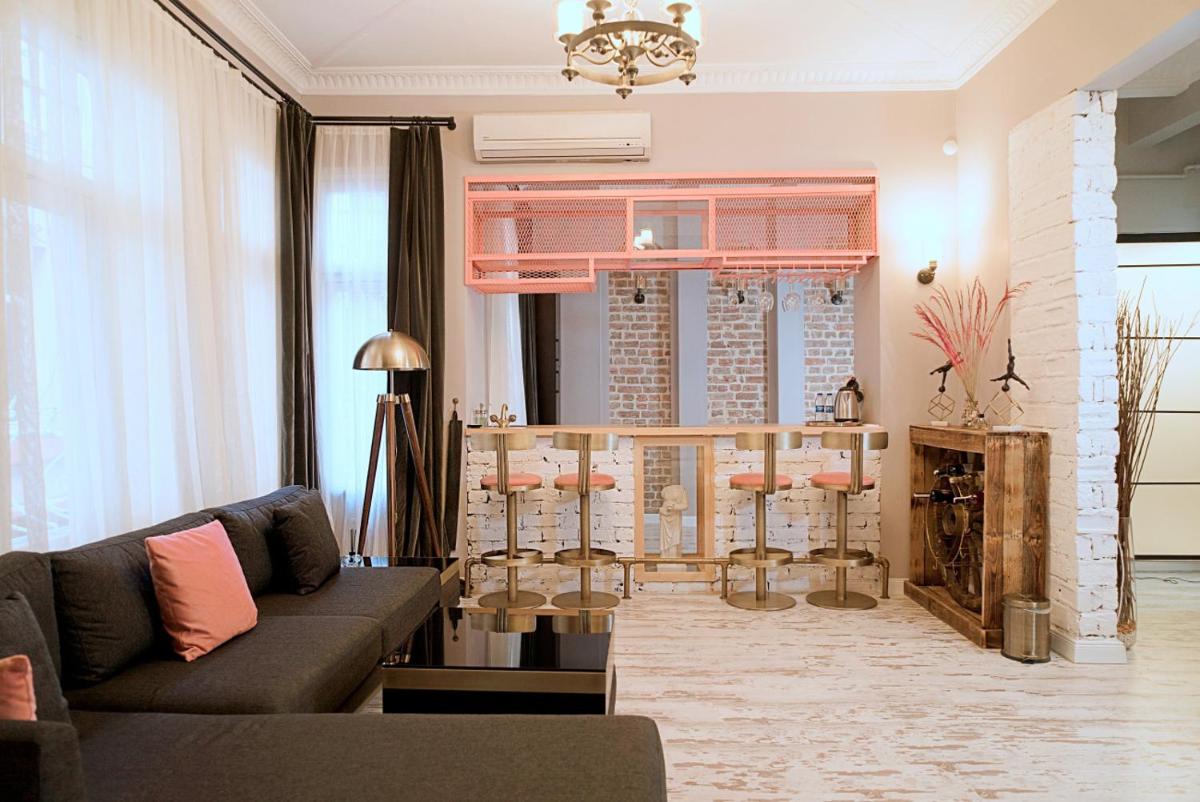 Flat with Turkish Hammam and Bar in Beyoglu - Housity