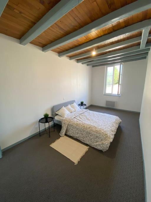 Coutras : Appartement plein centre vue rivière - Housity