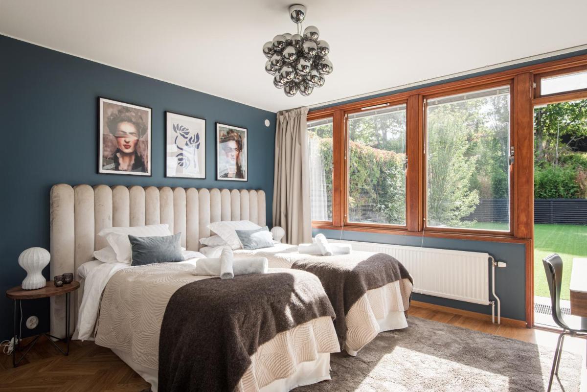 Exclusive Lakefront Mansion with pools in Stockholm - Housity
