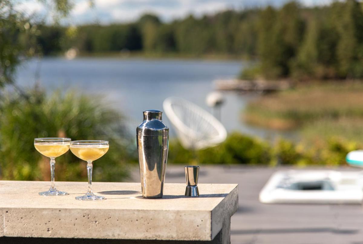 Exclusive Lakefront Mansion with pools in Stockholm - Housity