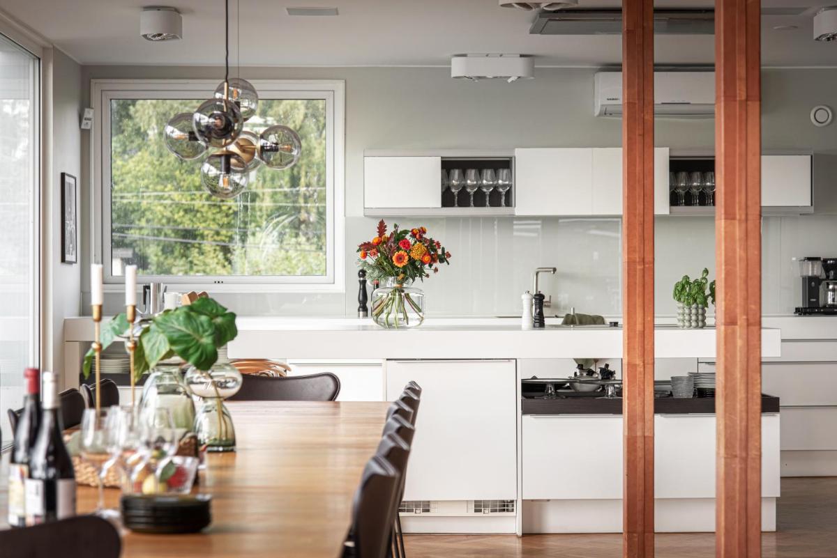 Exclusive Lakefront Mansion with pools in Stockholm - Housity