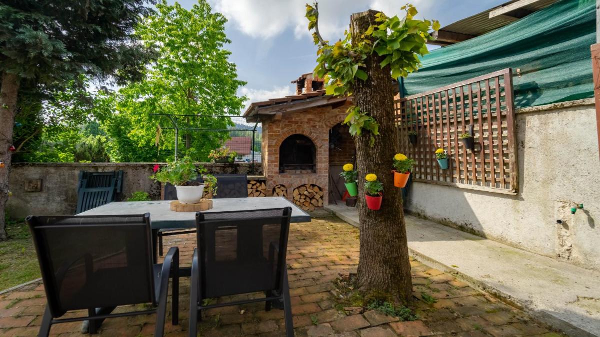 Apartment Ernestova hiša - Housity