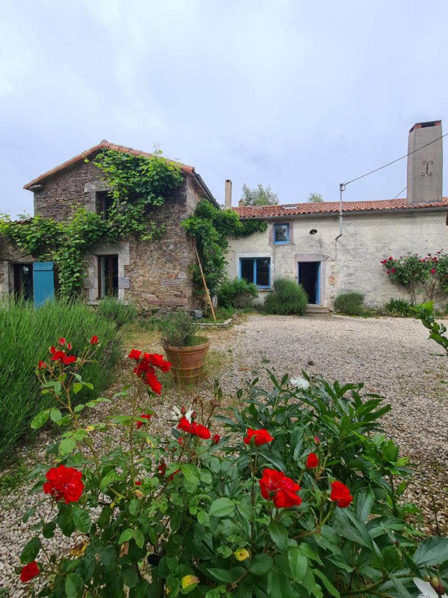 Le Terrier maison de campagne 250 m2 grande capacité 20 couchages, 4500m2 de terrain - Housity