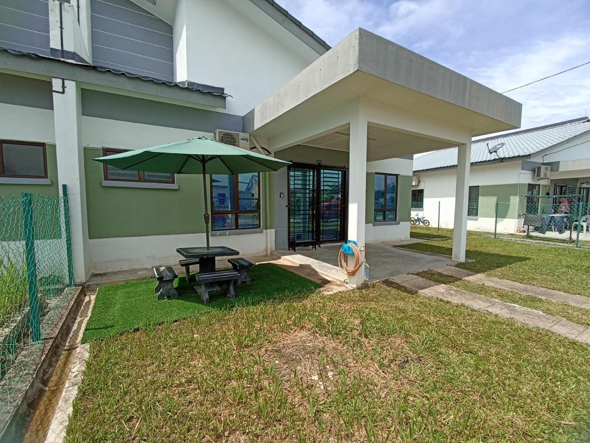 Aisya Homestay Bajet Karak Setia - Housity