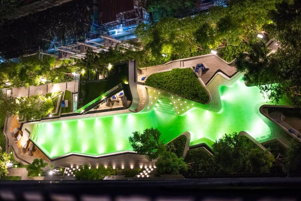 NEW-Luxury 1BR Apartment Riverview-Netflix-MRT Sleeping couch - Housity