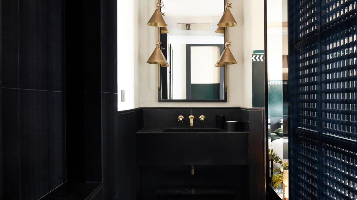 Salle de bains dans l'établissement Monsieur George Hotel & Spa - Champs-Elysées