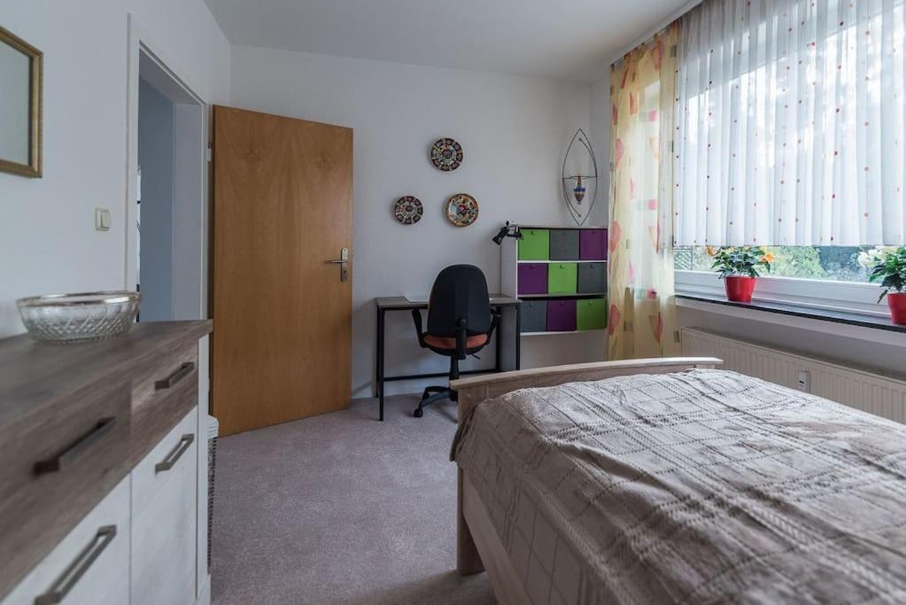 Schöne lichtdurchflutete Ferienwohnung mit Balkon - Housity