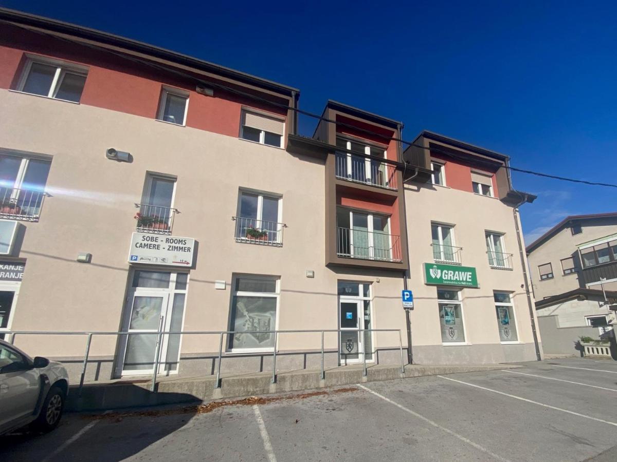 Rooms Klik Postojna - Housity
