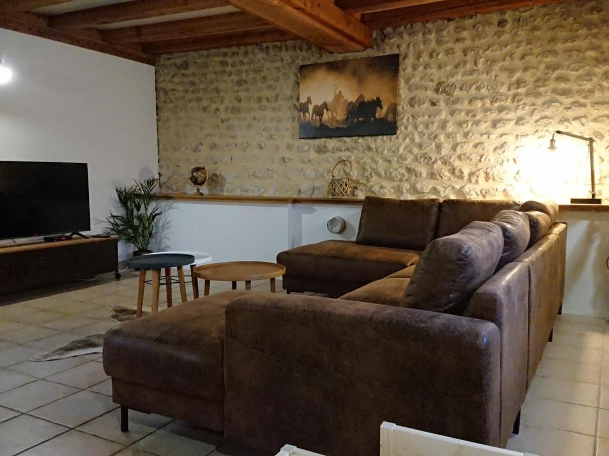 Maison spacieuse en pleine nature avec piscine, équipements de loisirs et randonnées à proximité - FR-1-653-105 - Housity