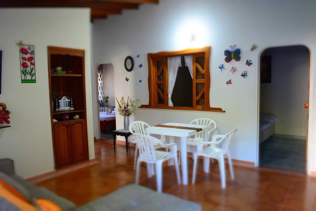 Casa familiar y agradable, parqueadero y BBQ - Housity