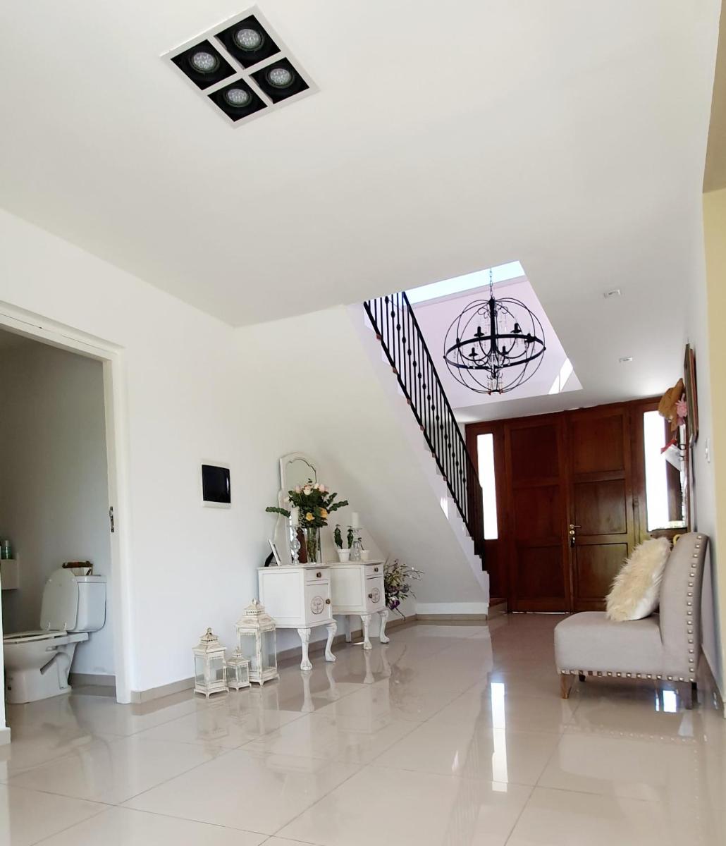 casa de lujo barrio privado, yerba buena - Housity