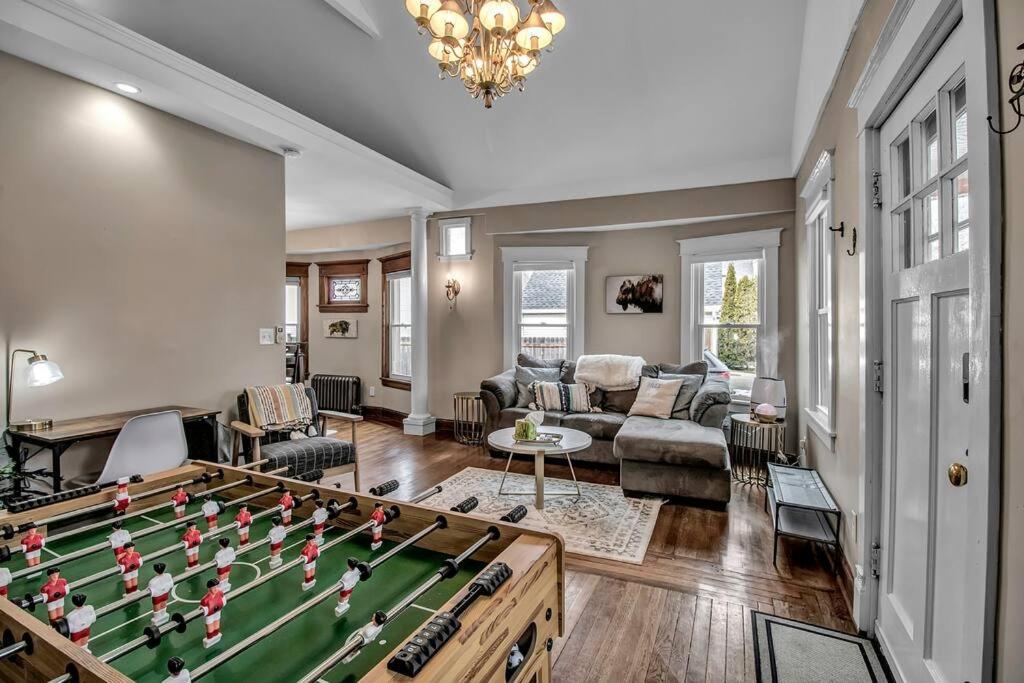 Beautiful Bungalow in Downtown Buffalo with Off Street Parking and Huge Fenced Yard - Housity