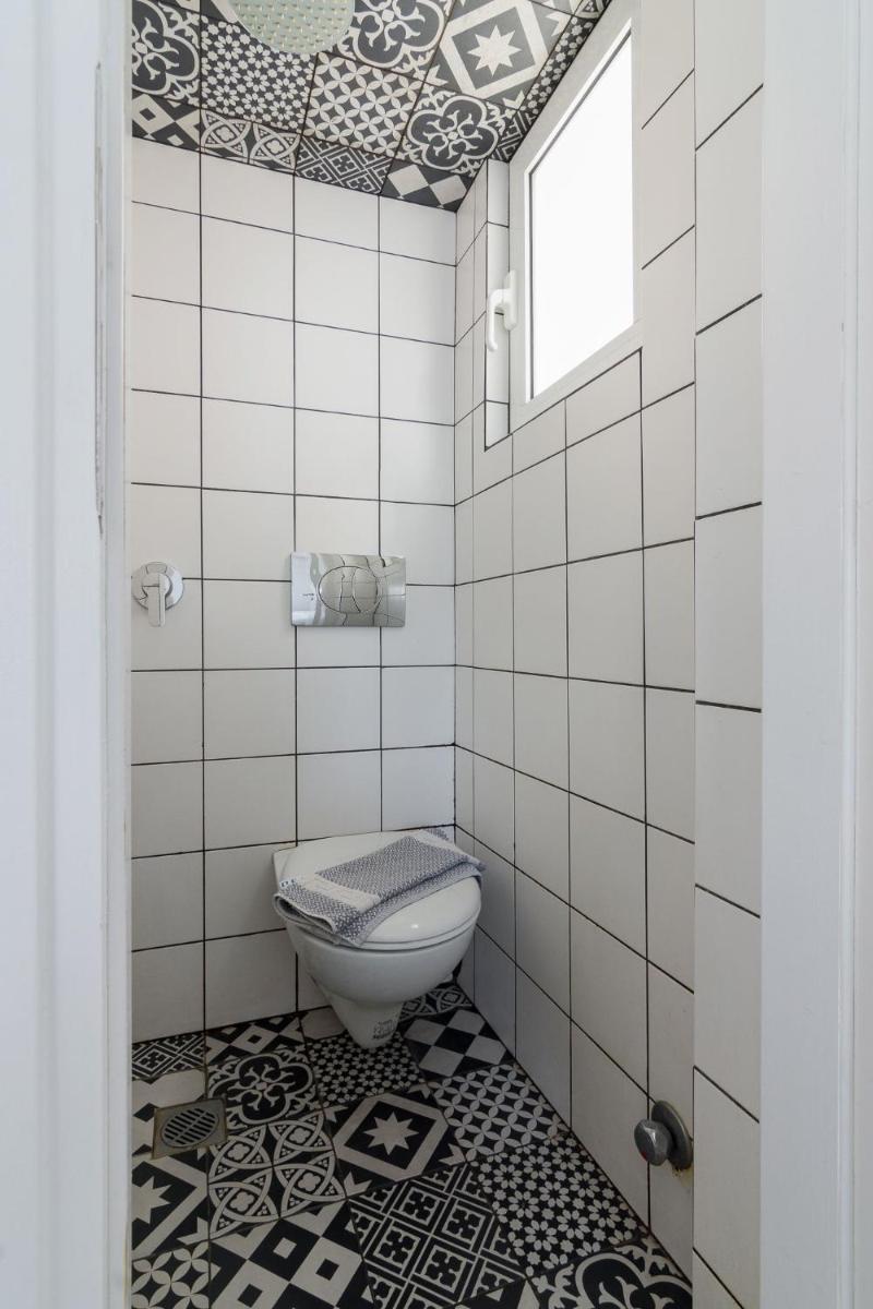 Nice Apartment With Terrace In Nea Smirni - Housity