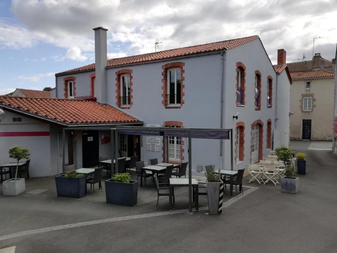 Hôtel-restaurant Les Colonnades - Housity