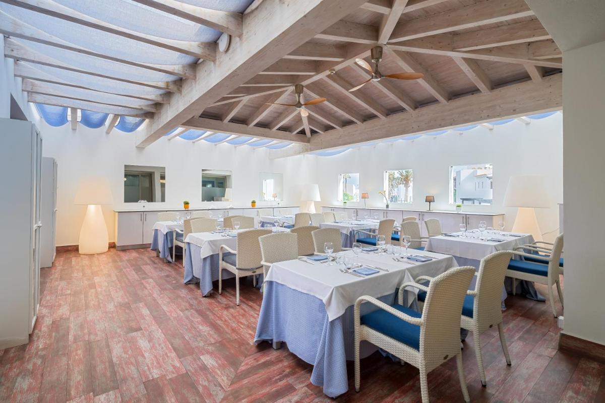 Un restaurante o sitio para comer en Barceló Fuerteventura Royal Level