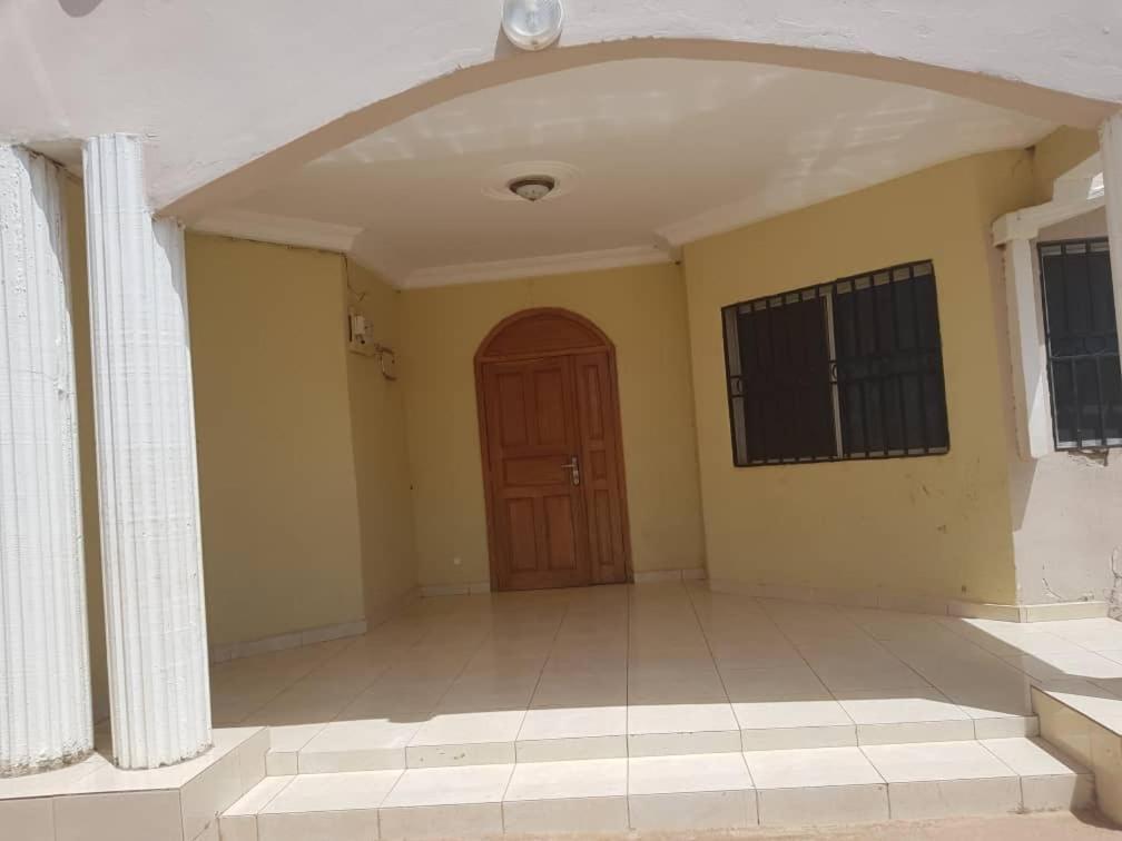 Touray Guest House - Housity
