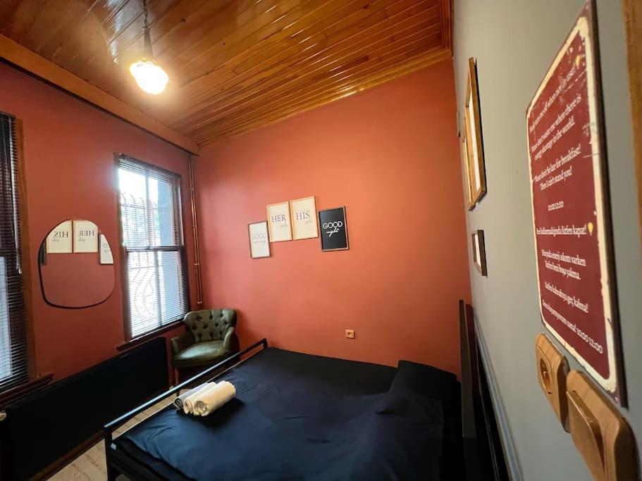 Dream House One, Ebeveyn Bathroom + Breakfast - Housity