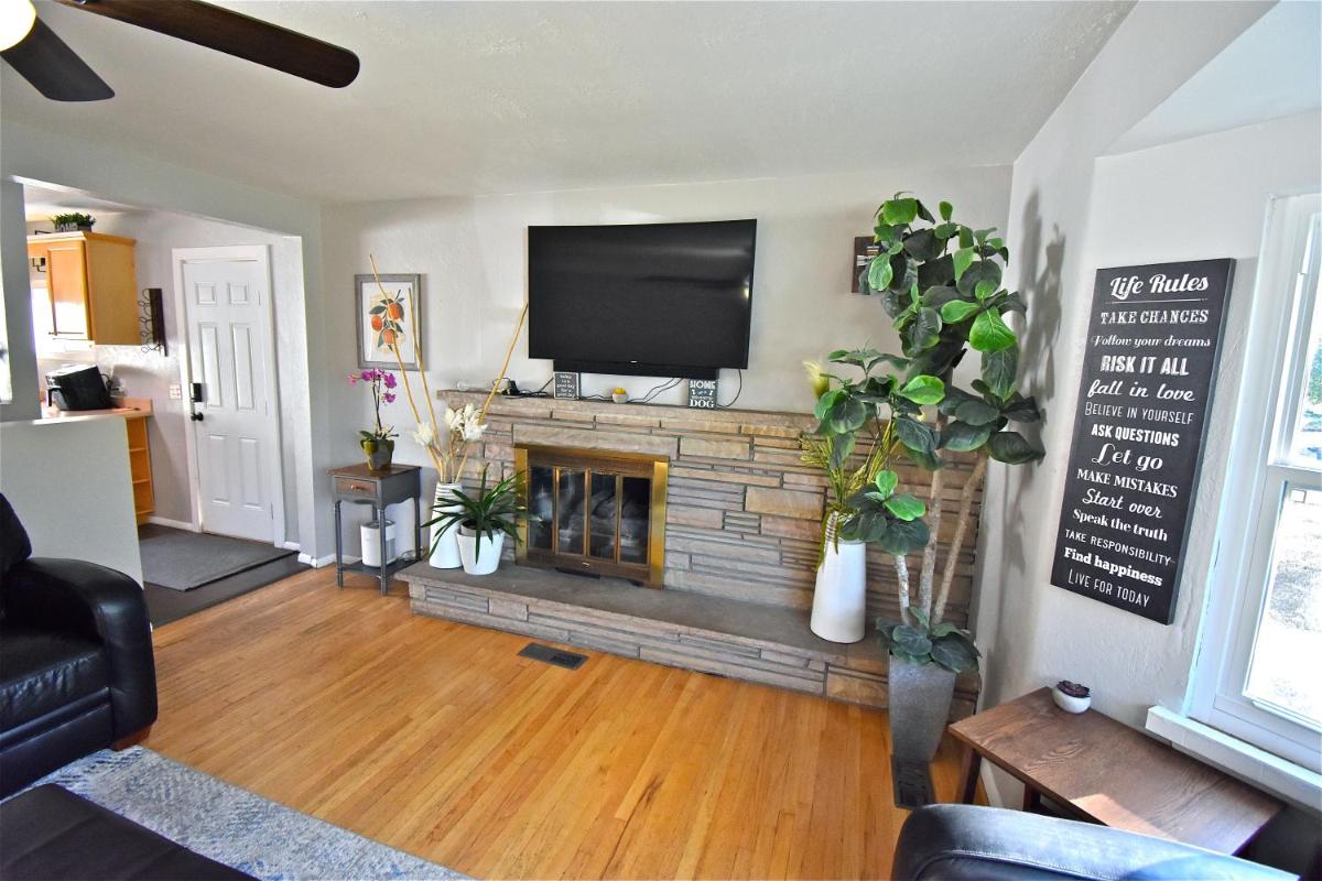 Stunning Sugarhouse Home- Near Mtns & Downtown SLC - Housity