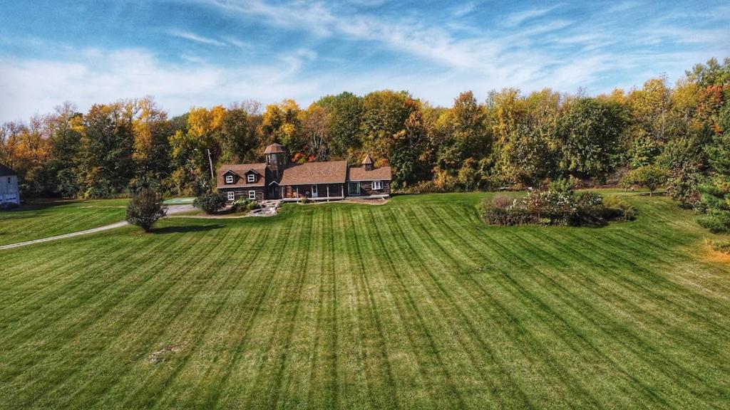 Hillside Estate - 14 Acre Waterfront Log home on Lake Champlain - Housity