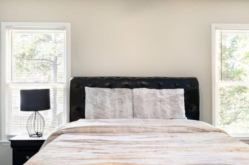 Suitetrails - Discounted Gorgeous 2 bed/ 2.5 bathroom Townhome