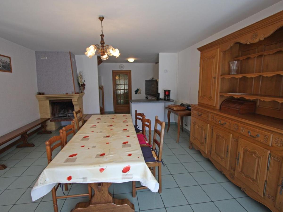 Gîte Authentique à Isches avec Cheminée, Terrain Clos, Proche Thermes et Activités Culturelles - FR-1-589-116 - Housity