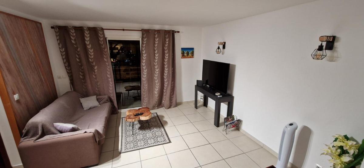 Le Lis Vacances et Affaire Cosy vue Mer - Housity